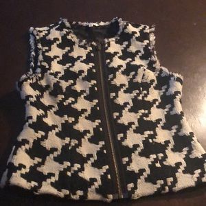 CABi houndstooth Woven vest